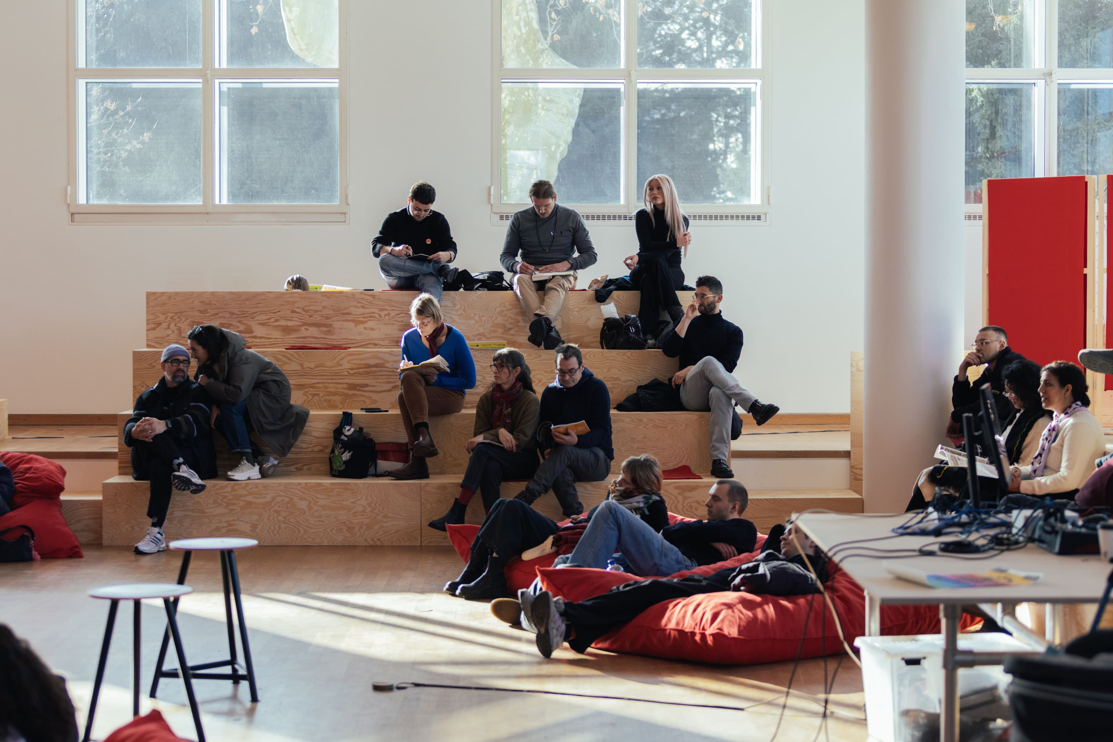 Eine Gruppe von Personen im WDC-Hub