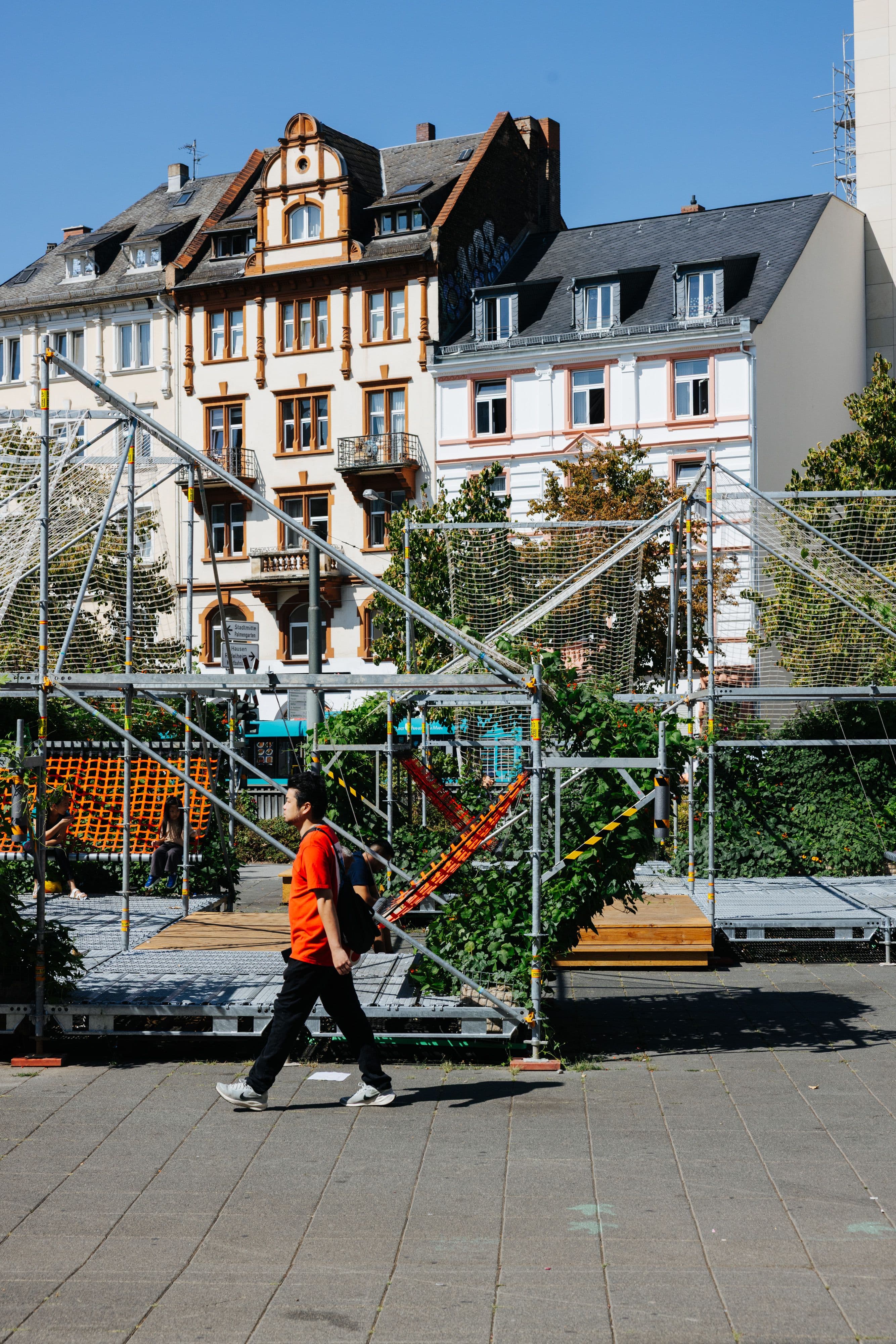 Das Projekt Carlo schenk Schatten am Bockenheimer Depot