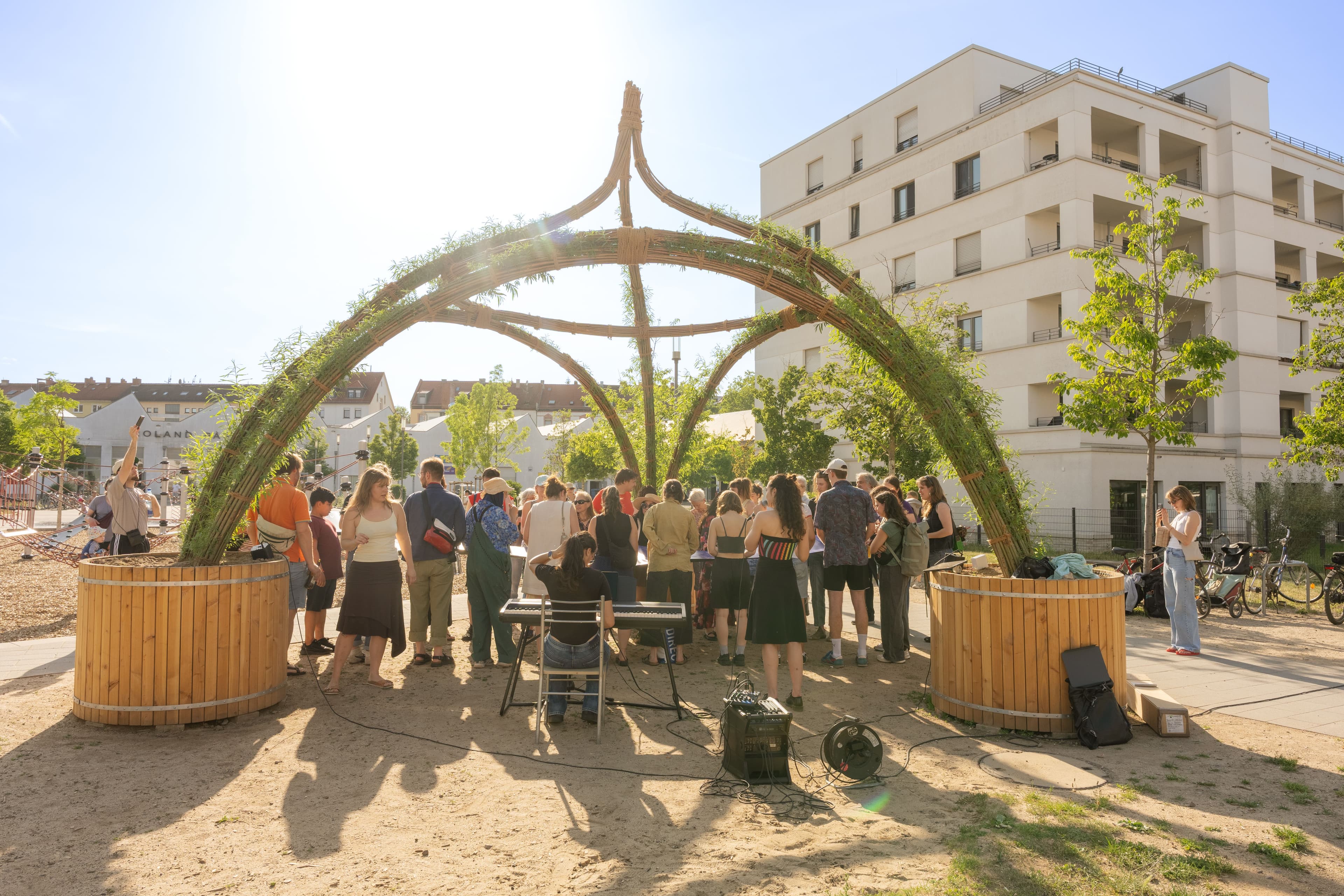 Weidenpavillon und Singen als Soziale Praxis