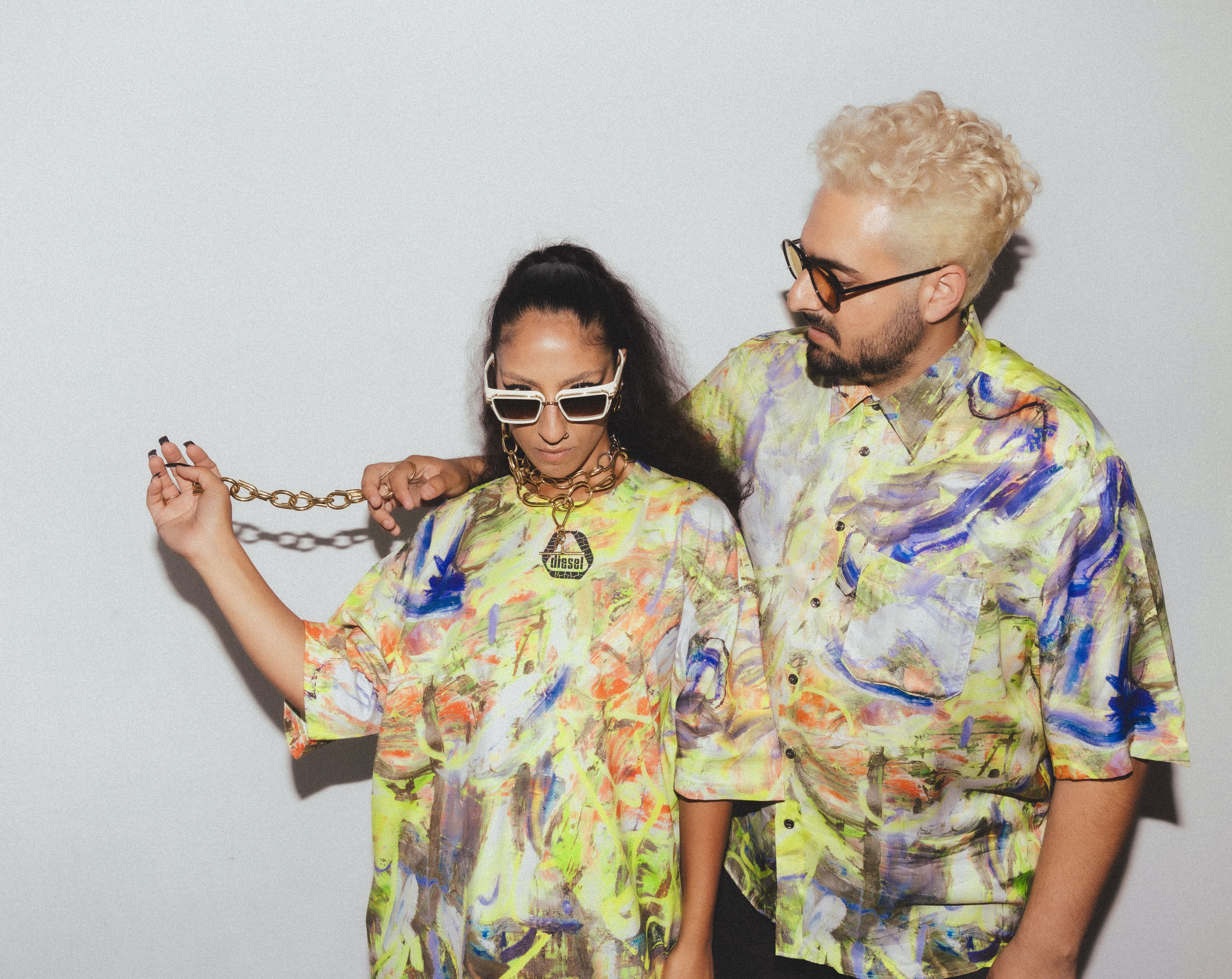 Portrait des Künstlerduos Shiran & Bakal