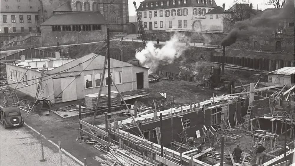 Bild vom Rathausneubau in Aschaffenburg 1956