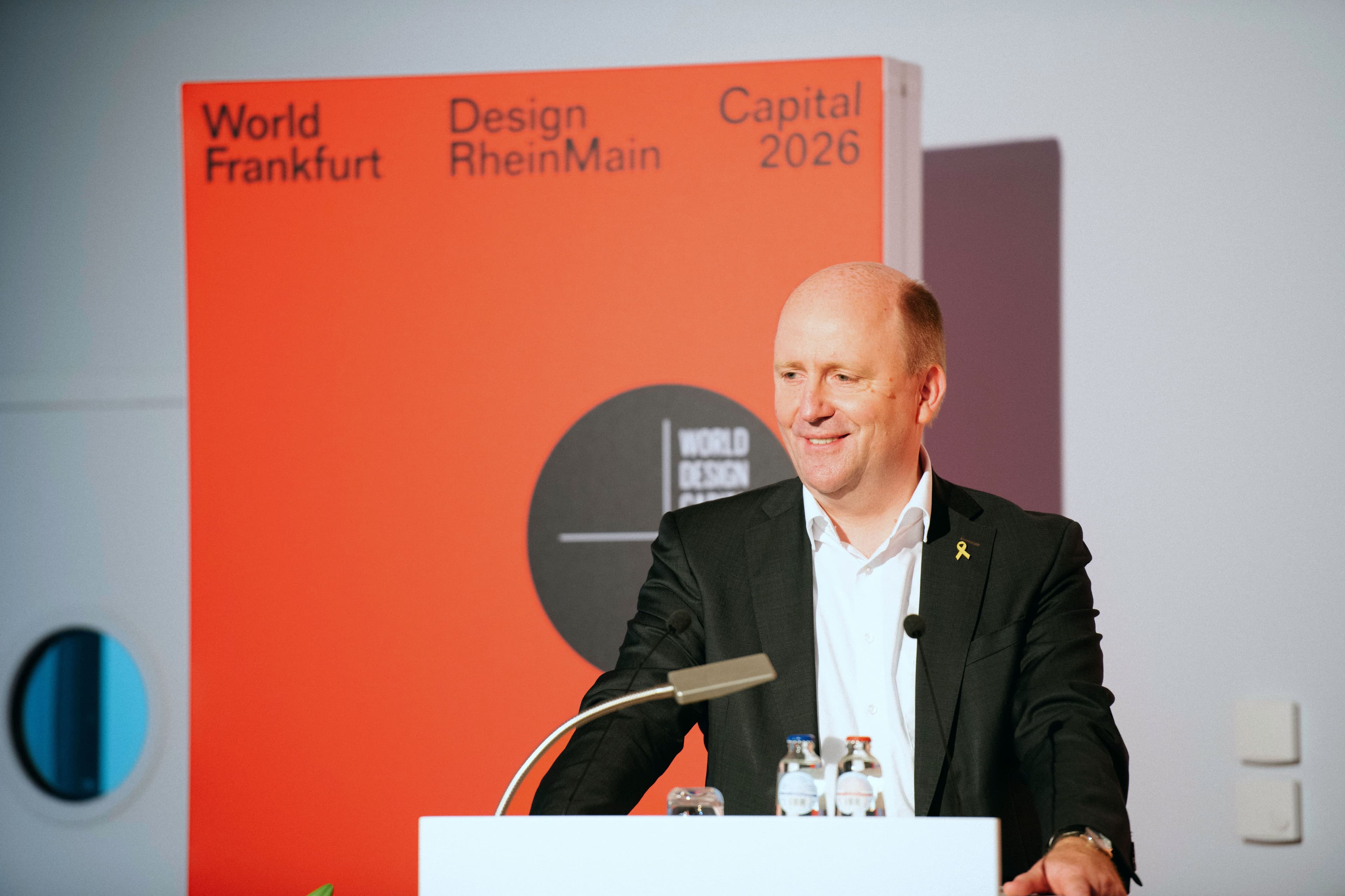 Redner am Rednerpult