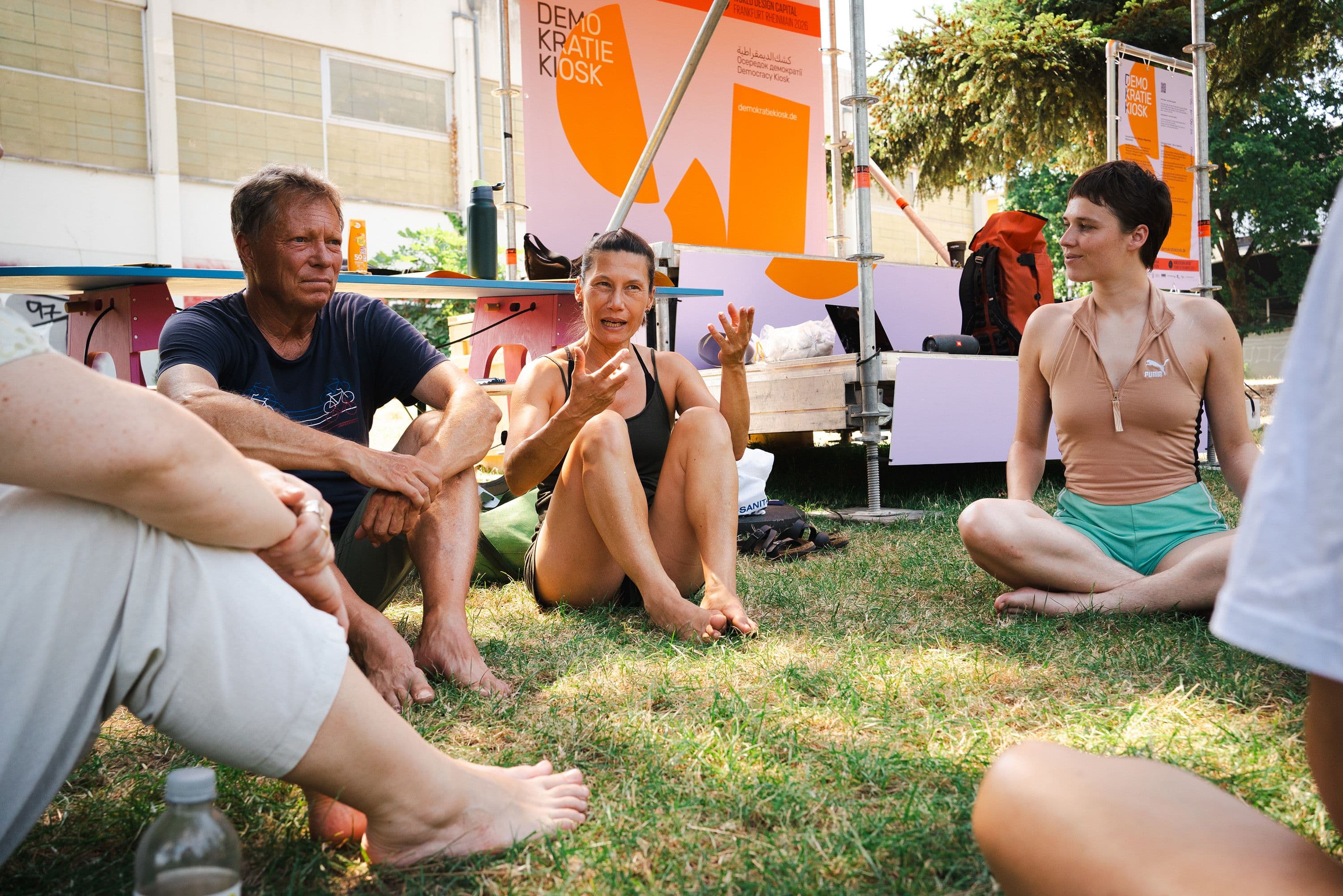 Reclaiming Dance Demokratie Kioske