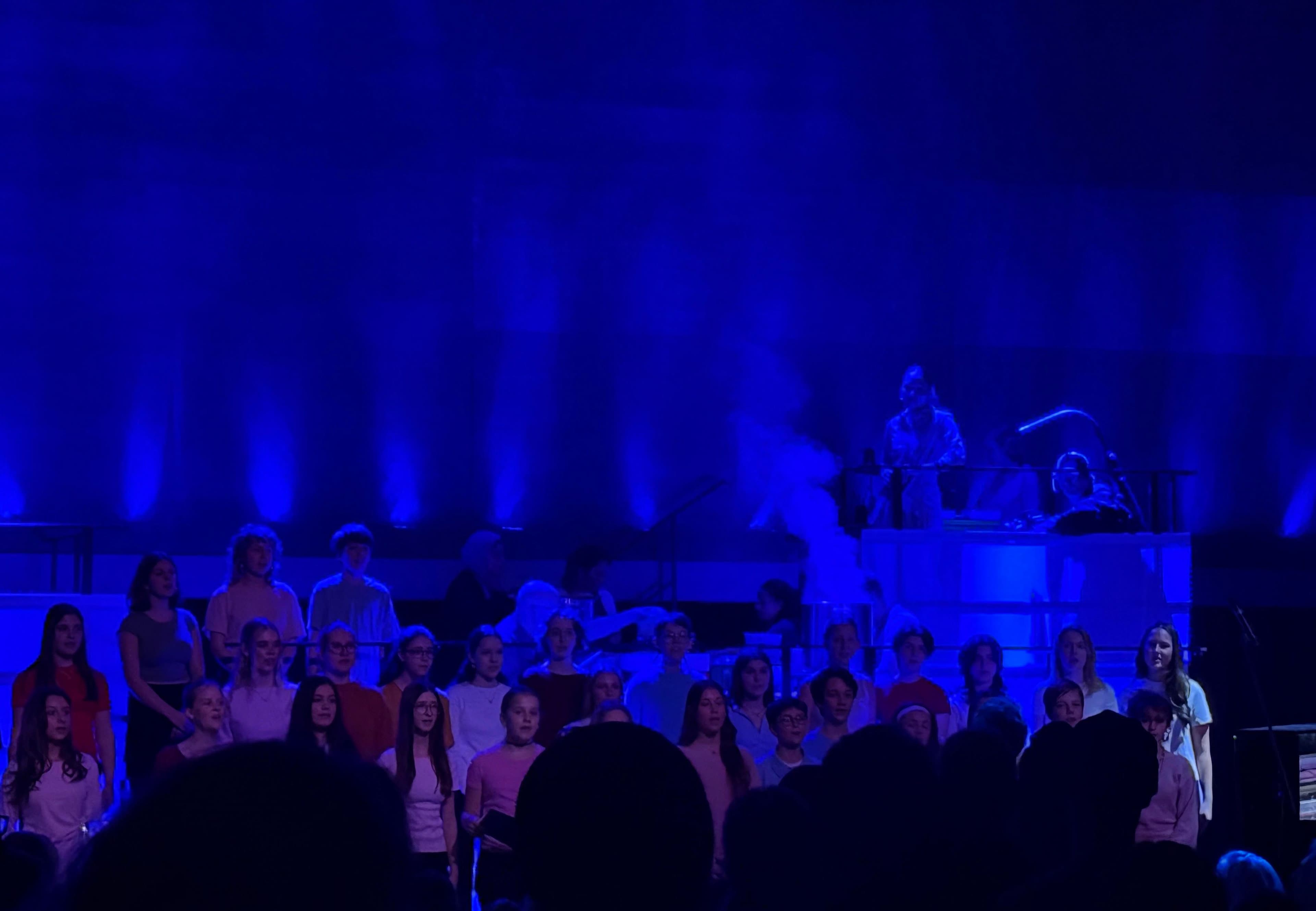 Foto eines singenden Kinderchors