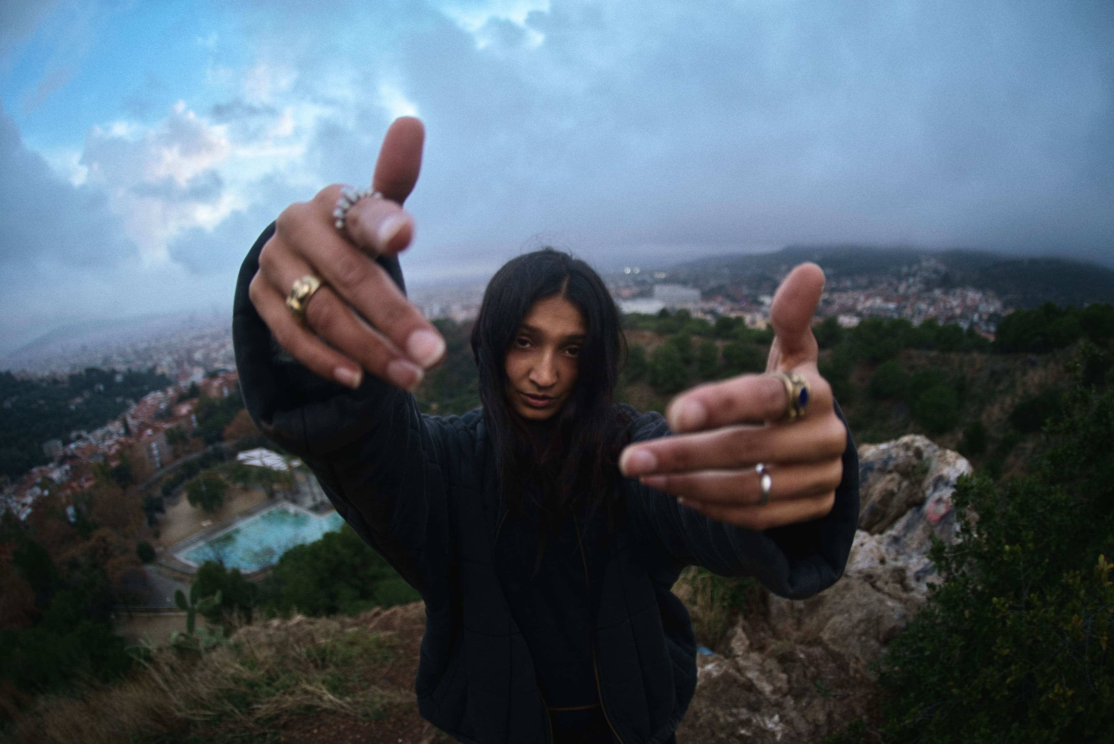 Portraitfoto der Künstlerin yungfra