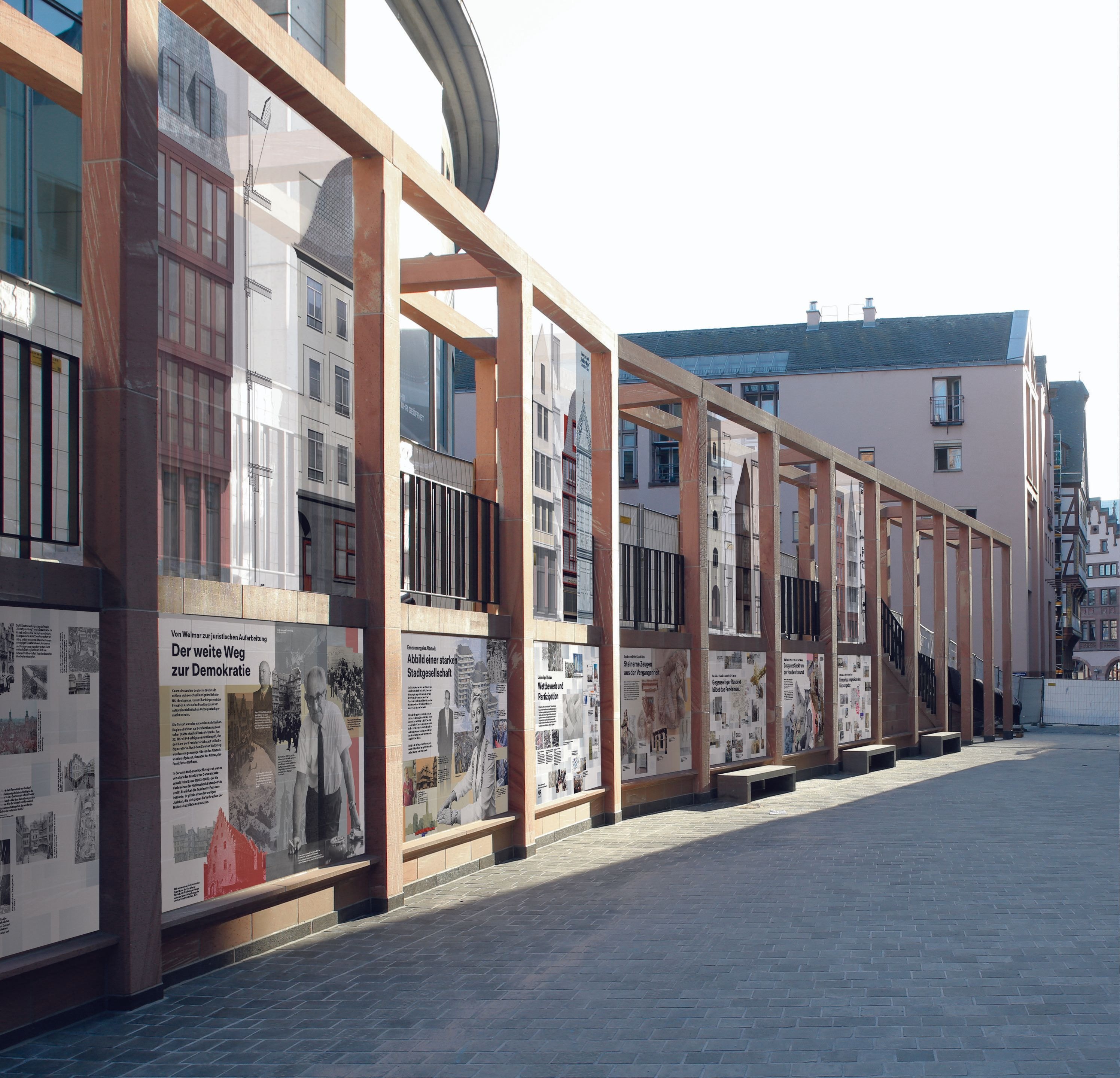 Bildmontage einer möglichen Ausstellung im öffentlichen Raum in der neuen Altstadt Frankfurt