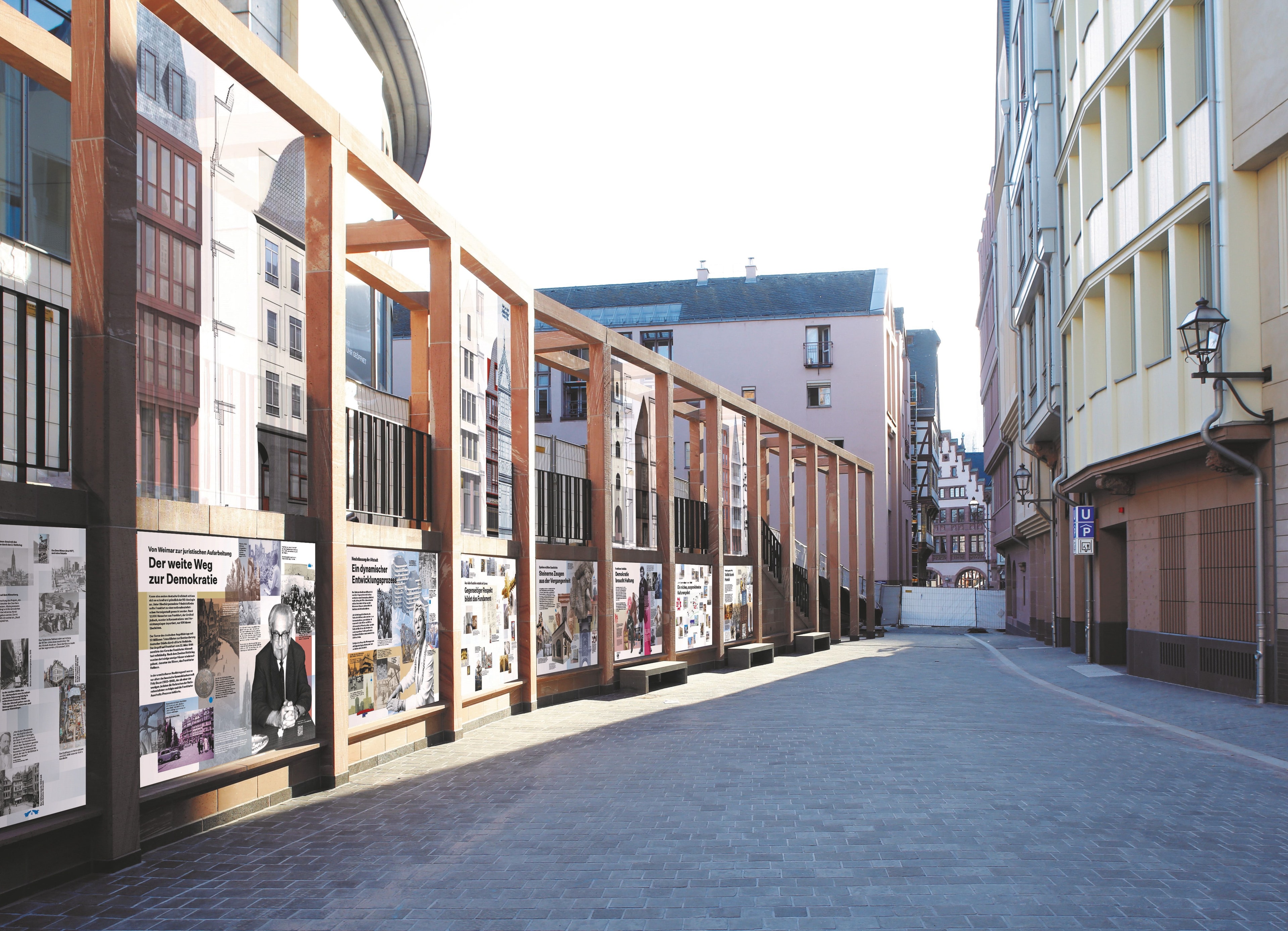 Bildmontage einer möglichen Ausstellung im öffentlichen Raum in der neuen Altstadt Frankfurt