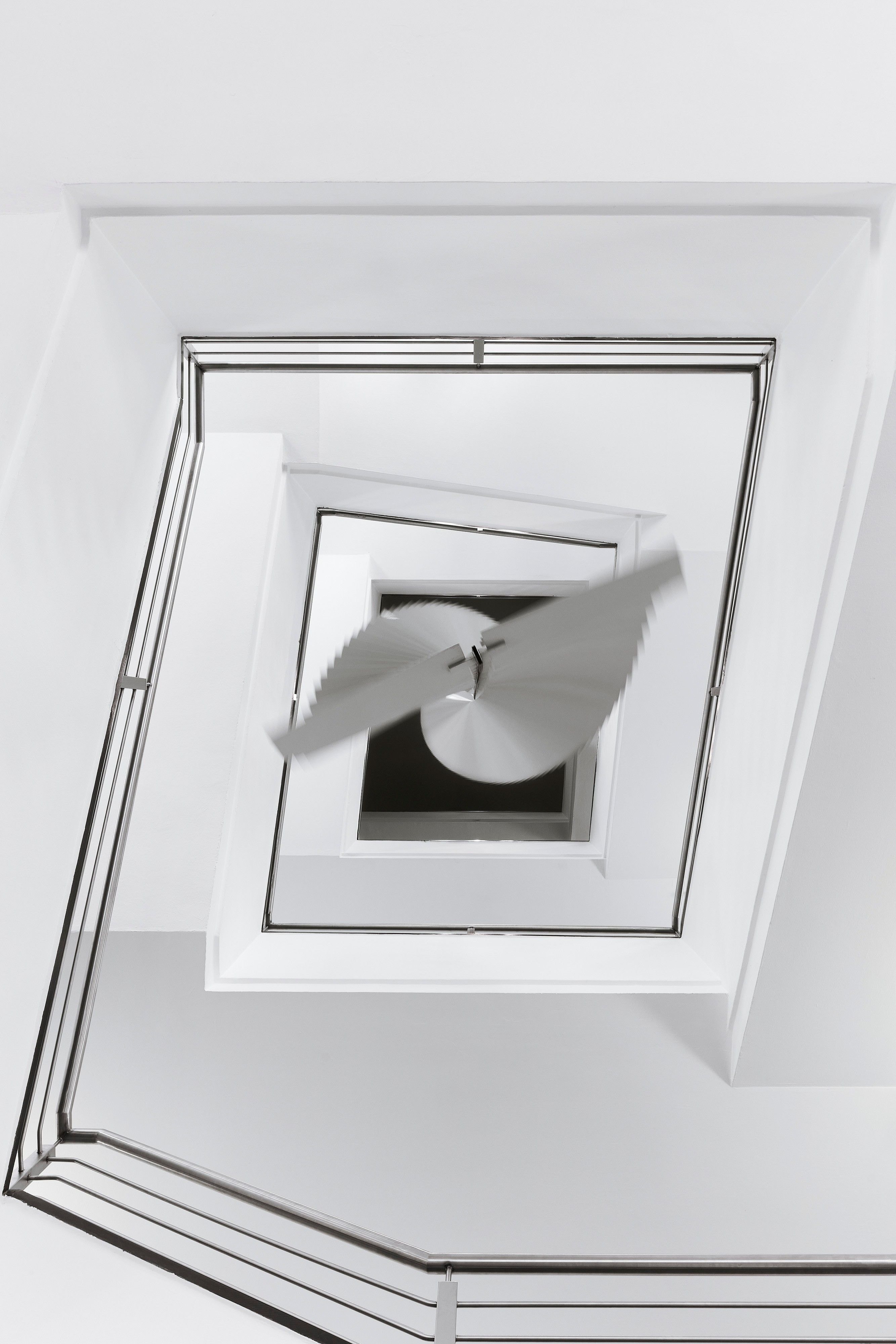 Friedrich Becker: Wellenkinetik, 1990, Treppenhaus Deutsches Goldschmiedehaus Hanau, Foto: David Arzt