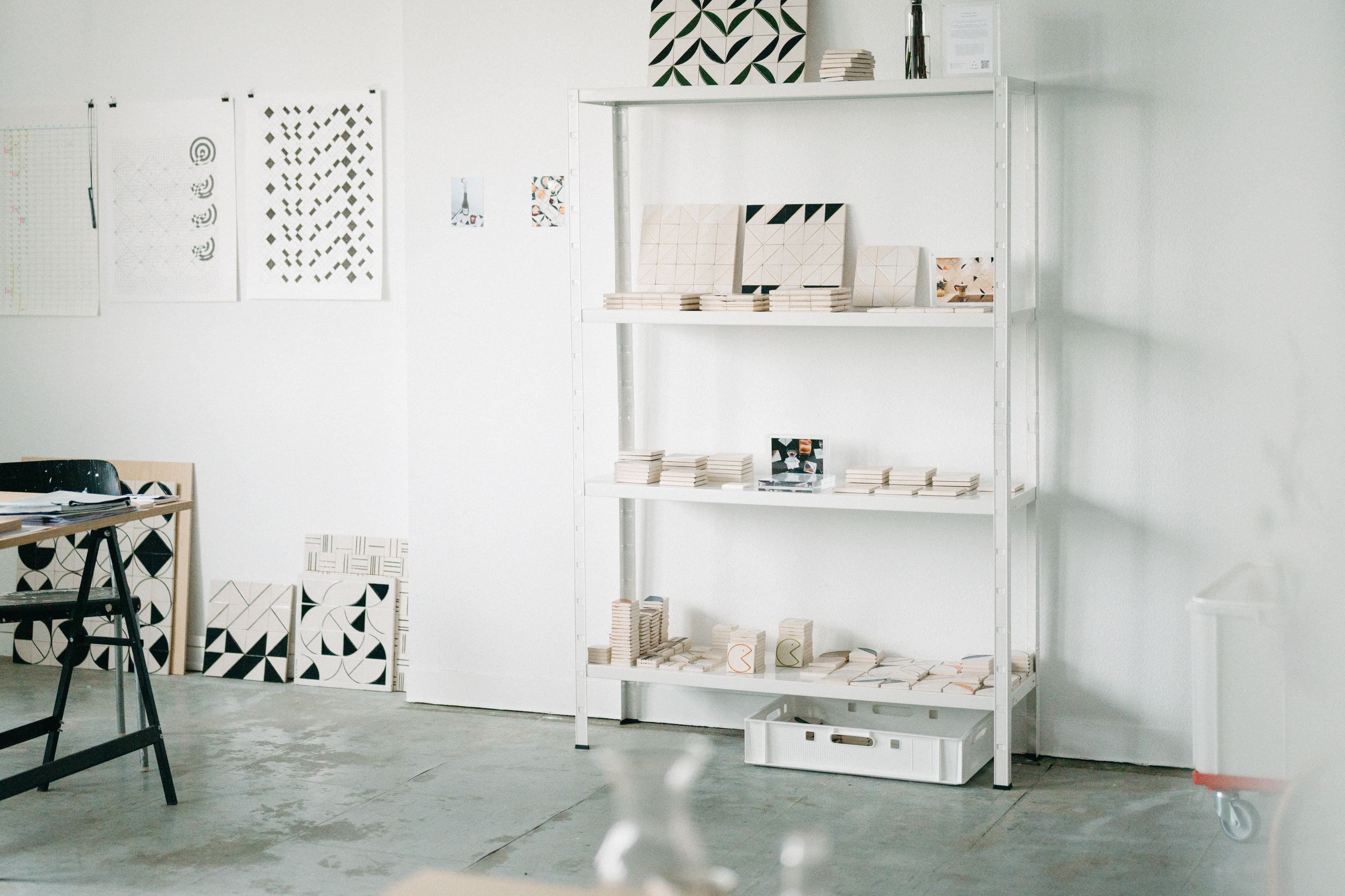 Blick in das Atelier der Fließenmanufaktur A Pyramid of Tiles