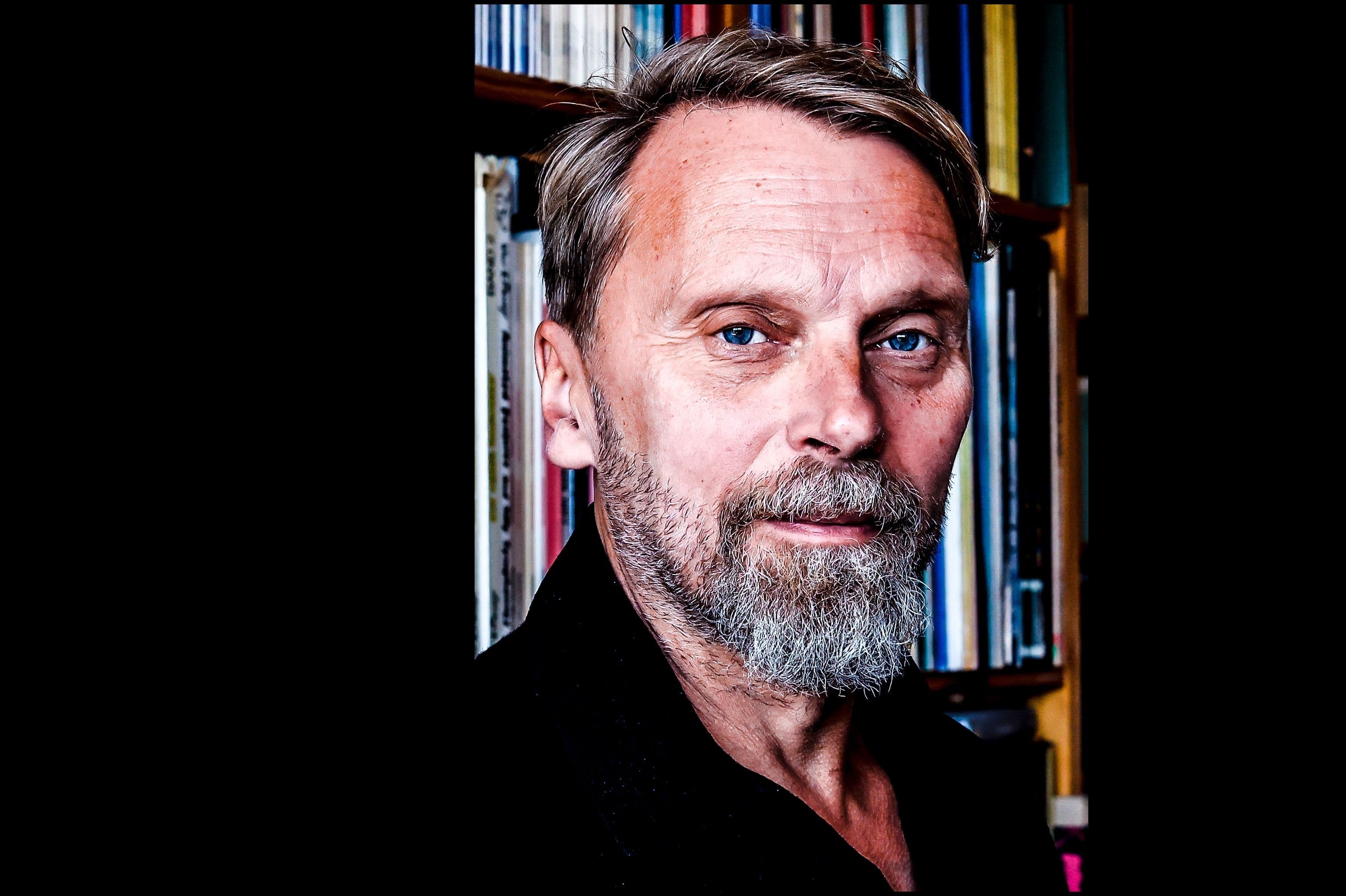 EIn Portraitfoto von Jens Balzer